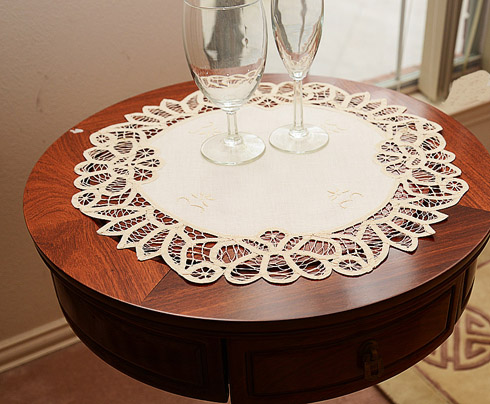 Round Placemat. Battenburg Lace. 16" round. Mother of Pearl.2pcs
